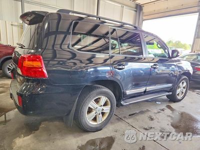 Trzecie zdjęcie samochodu z tyłu: 2014 TOYOTA LAND CRUISER BASE VIN:JTMHY7AJ0E4027999 - miniatura