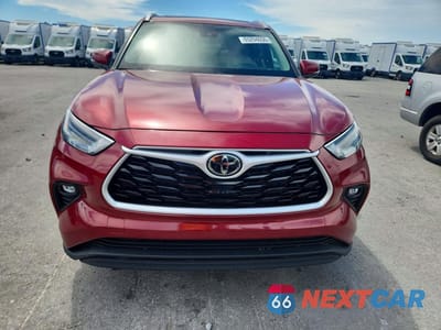 Piąte zdjęcie samochodu w środku: 2024 TOYOTA HIGHLANDER XLE VIN:5TDKDRAH9RS053179 - miniatura