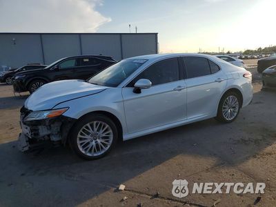 2019 TOYOTA CAMRY XLE 4T1B11HKXKU708796 - główne zdjęcie licytacji z USA - miniatura