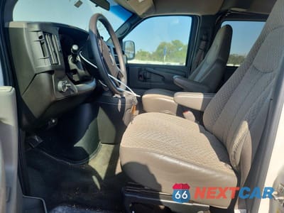 Zdjęcie 7 z 13 samochodu: 2008 CHEVROLET EXPRESS G3500 VIN:1GAHG39K781233151 - miniatura