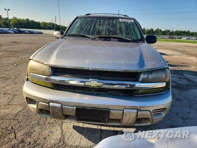 Piąte zdjęcie samochodu w środku: 2004 CHEVROLET TRAILBLAZER LS VIN:1GNDT13S842412681 - miniatura