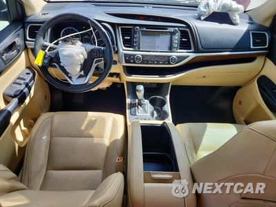 Zdjęcie 8 z 13 samochodu: 2019 TOYOTA HIGHLANDER LIMITED PLATINUM VIN:5TDYZRFH3KS322688 - miniatura