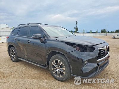 Czwarte zdjęcie samochodu z boku: 2023 TOYOTA HIGHLANDER XLE VIN:5TDKDRBH8PS042671 - miniatura