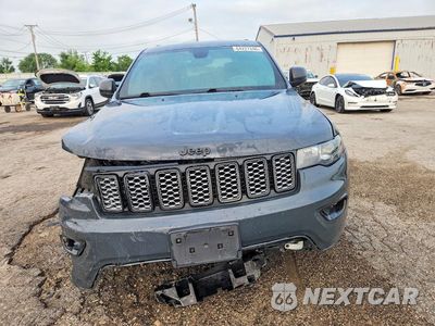 Piąte zdjęcie samochodu w środku: 2018 JEEP GRAND CHEROKEE LAREDO VIN:1C4RJFAG1JC174808 - miniatura