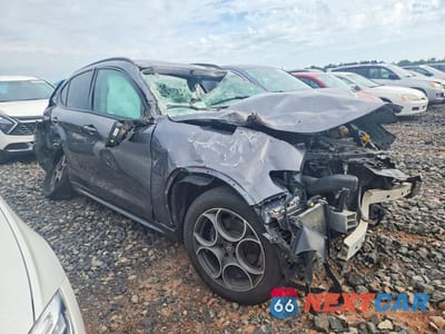 Czwarte zdjęcie samochodu z boku: 2018 ALFA ROMEO STELVIO SPORT VIN:ZASFAKPN8J7B87024 - miniatura