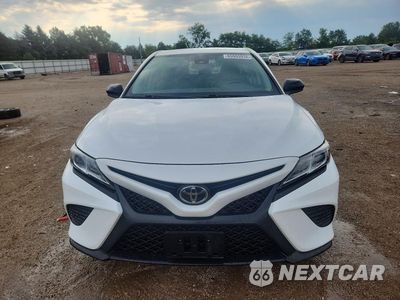 Piąte zdjęcie samochodu w środku: 2020 TOYOTA CAMRY SE NIGHTSHADE VIN:4T1G11BK0LU018796 - miniatura