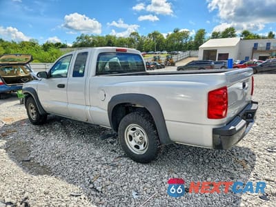 Drugie zdjęcie samochodu z przodu: 2008 DODGE DAKOTA ST VIN:1D7HE22K28S564754 - miniatura