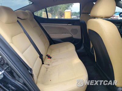 Zdjęcie 10 z 12 samochodu: 2018 HYUNDAI ELANTRA SEL VIN:5NPD84LF4JH392969 - miniatura