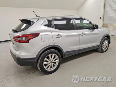 Trzecie zdjęcie samochodu z tyłu: 2021 NISSAN ROGUE SPORT S VIN:JN1BJ1AW3MW436670 - miniatura