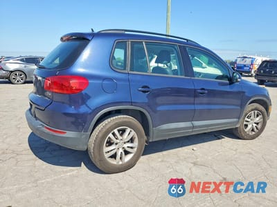 Trzecie zdjęcie samochodu z tyłu: 2016 VOLKSWAGEN TIGUAN S VIN:WVGAV7AX7GW586595 - miniatura