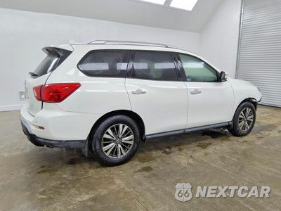 Trzecie zdjęcie samochodu z tyłu: 2019 NISSAN PATHFINDER S VIN:5N1DR2MN5KC653445 - miniatura