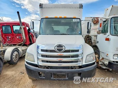 Piąte zdjęcie samochodu w środku: 2016 HINO 258/268 BOX TRUCK VIN:5PVNJ8JT1G4S56516 - miniatura