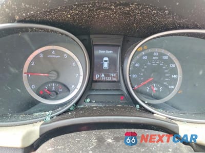 Zdjęcie 9 z 14 samochodu: 2013 HYUNDAI SANTA FE SPORT 2.4L VIN:5XYZU3LB7DG118766 - miniatura