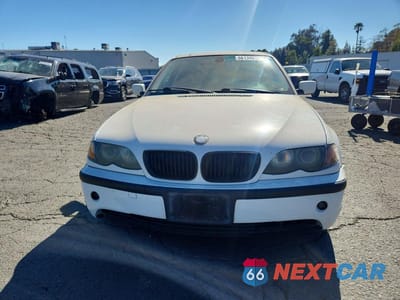Piąte zdjęcie samochodu w środku: 2005 BMW 325 I VIN:WBAET37425NJ91242 - miniatura