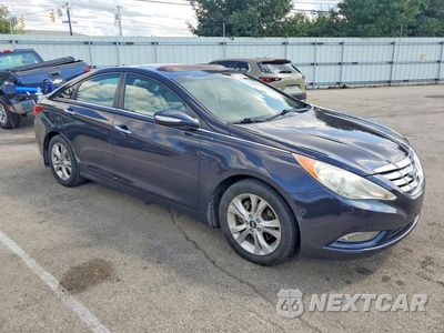 Czwarte zdjęcie samochodu z boku: 2011 HYUNDAI SONATA LIMITED VIN:5NPEC4AC2BH188930 - miniatura