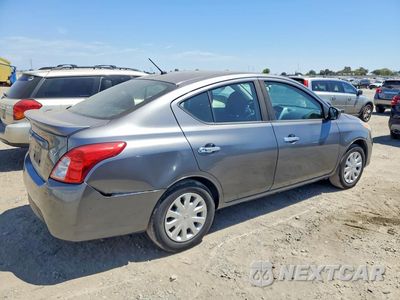 Trzecie zdjęcie samochodu z tyłu: 2016 NISSAN VERSA 1.6 SV VIN:3N1CN7AP9GL905923 - miniatura