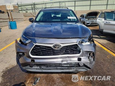 Piąte zdjęcie samochodu w środku: 2022 TOYOTA HIGHLANDER LE VIN:5TDZZRAH6NS139382 - miniatura