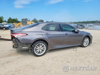 Trzecie zdjęcie samochodu z tyłu: 2020 TOYOTA CAMRY XLE VIN:4T1F11AK3LU965246 - miniatura