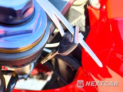 Zdjęcie 8 z 9 samochodu: 2005 HONDA CBR600 RR VIN:JH2PC37045M205938 - miniatura