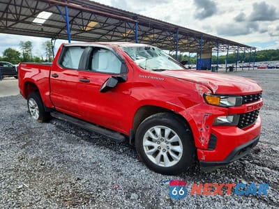 Czwarte zdjęcie samochodu z boku: 2022 CHEVROLET SILVERADO LTD K1500 CUSTOM VIN:3GCPYBEK4NG172998 - miniatura