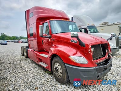 Czwarte zdjęcie samochodu z boku: 2019 INTERNATIONAL LT625 SEMI TRUCK VIN:3HSDZAPRXKN051458 - miniatura