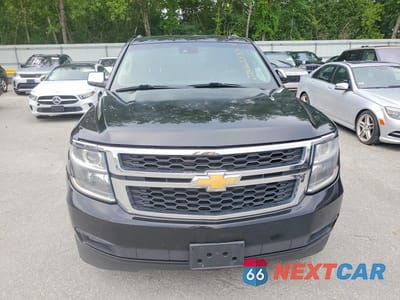 Piąte zdjęcie samochodu w środku: 2017 CHEVROLET SUBURBAN K1500 LT VIN:1GNSKHKC6HR308121 - miniatura