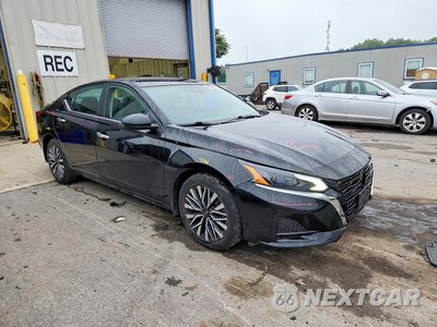 Czwarte zdjęcie samochodu z boku: 2023 NISSAN ALTIMA SV VIN:1N4BL4DV5PN317076 - miniatura