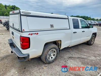 Trzecie zdjęcie samochodu z tyłu: 2018 CHEVROLET SILVERADO K1500 VIN:1GCVKNEH4JZ326800 - miniatura