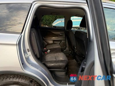 Zdjęcie 6 z 13 samochodu: 2016 MITSUBISHI OUTLANDER SE VIN:JA4AZ3A32GZ018262 - miniatura