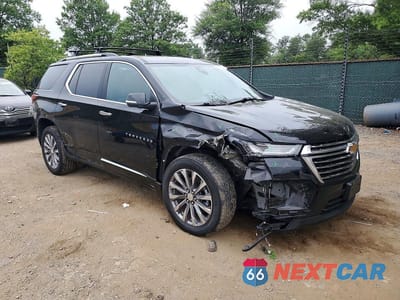 Czwarte zdjęcie samochodu z boku: 2023 CHEVROLET TRAVERSE PREMIER VIN:1GNEVKKW1PJ304213 - miniatura