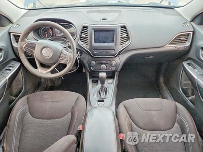 Zdjęcie 8 z 13 samochodu: 2020 JEEP CHEROKEE LATITUDE VIN:1C4PJLCBXLD577402 - miniatura