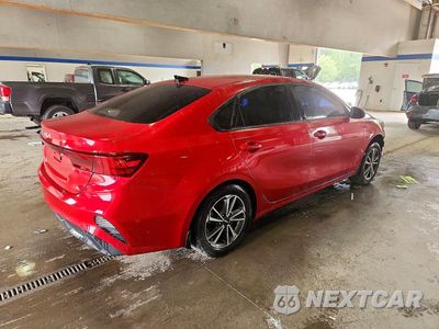 Trzecie zdjęcie samochodu z tyłu: 2022 KIA FORTE LXS VIN:3KPF24AD8NE425896 - miniatura
