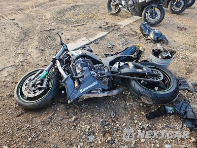 Trzecie zdjęcie samochodu z tyłu: 2016 KAWASAKI ZX1000 R VIN:JKAZXCR10GA000076 - miniatura