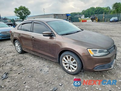 Czwarte zdjęcie samochodu z boku: 2013 VOLKSWAGEN JETTA SE VIN:3VWDP7AJ1DM448289 - miniatura