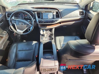 Zdjęcie 8 z 13 samochodu: 2017 TOYOTA HIGHLANDER LIMITED VIN:5TDDZRFH1HS394254 - miniatura