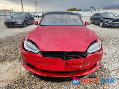 Piąte zdjęcie samochodu w środku: 2017 TESLA MODEL S VIN:5YJSA1E26HF189479 - miniatura