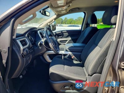 Zdjęcie 7 z 12 samochodu: 2019 NISSAN TITAN SV VIN:1N6AA1E65KN529533 - miniatura