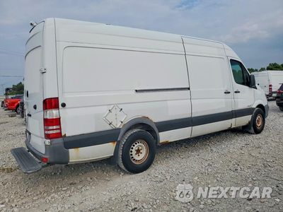 Trzecie zdjęcie samochodu z tyłu: 2014 MERCEDES-BENZ SPRINTER 2500 DELIVERY VAN VIN:WD3PE8DE1E5820984 - miniatura