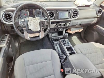 Zdjęcie 8 z 12 samochodu: 2018 TOYOTA TACOMA SR5 V6 VIN:5TFAZ5CN4JX070415 - miniatura