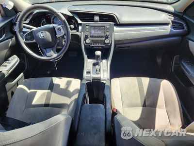 Zdjęcie 8 z 12 samochodu: 2018 HONDA CIVIC LX VIN:2HGFC2F58JH609660 - miniatura