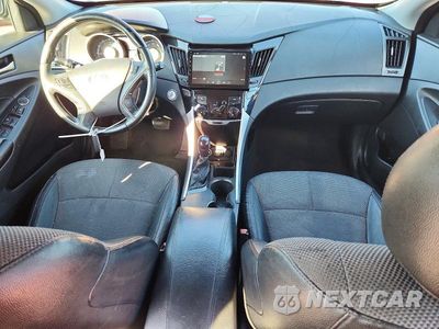 Zdjęcie 8 z 12 samochodu: 2011 HYUNDAI SONATA SE VIN:5NPEC4AC8BH054651 - miniatura