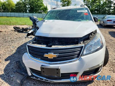 Piąte zdjęcie samochodu w środku: 2017 CHEVROLET TRAVERSE LS VIN:1GNKVFKD4HJ118465 - miniatura