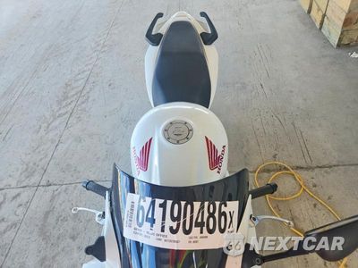 Piąte zdjęcie samochodu w środku: 2006 HONDA VFR800 VIN:JH2RC46166M800901 - miniatura