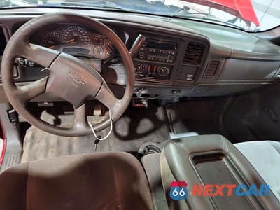Zdjęcie 8 z 12 samochodu: 2007 CHEVROLET SILVERADO C2500 HEAVY DUTY VIN:1GCHC24U67E197823 - miniatura