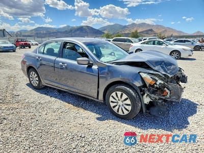 Czwarte zdjęcie samochodu z boku: 2009 HONDA ACCORD LX VIN:1HGCP263X9A037734 - miniatura