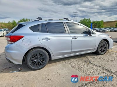 Trzecie zdjęcie samochodu z tyłu: 2018 SUBARU IMPREZA PREMIUM VIN:4S3GTAB67J3749939 - miniatura