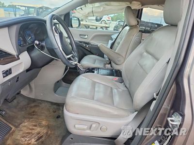 Zdjęcie 7 z 13 samochodu: 2018 TOYOTA SIENNA XLE 8-PASSENGER VIN:5TDYZ3DC5JS929968 - miniatura