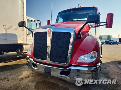 Piąte zdjęcie samochodu w środku: 2022 KENWORTH T680 SEMI TRUCK VIN:1XKYD49X6NJ103069 - miniatura