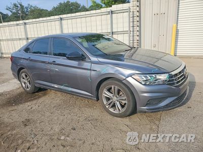 Czwarte zdjęcie samochodu z boku: 2021 VOLKSWAGEN JETTA S VIN:3VWC57BU0MM041543 - miniatura