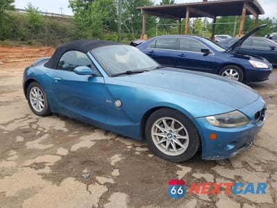 Czwarte zdjęcie samochodu z boku: 2005 BMW Z4 2.5 VIN:4USBT33575LS57276 - miniatura